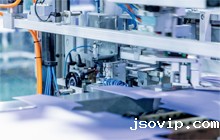 在疾风骤雨中乘风破浪